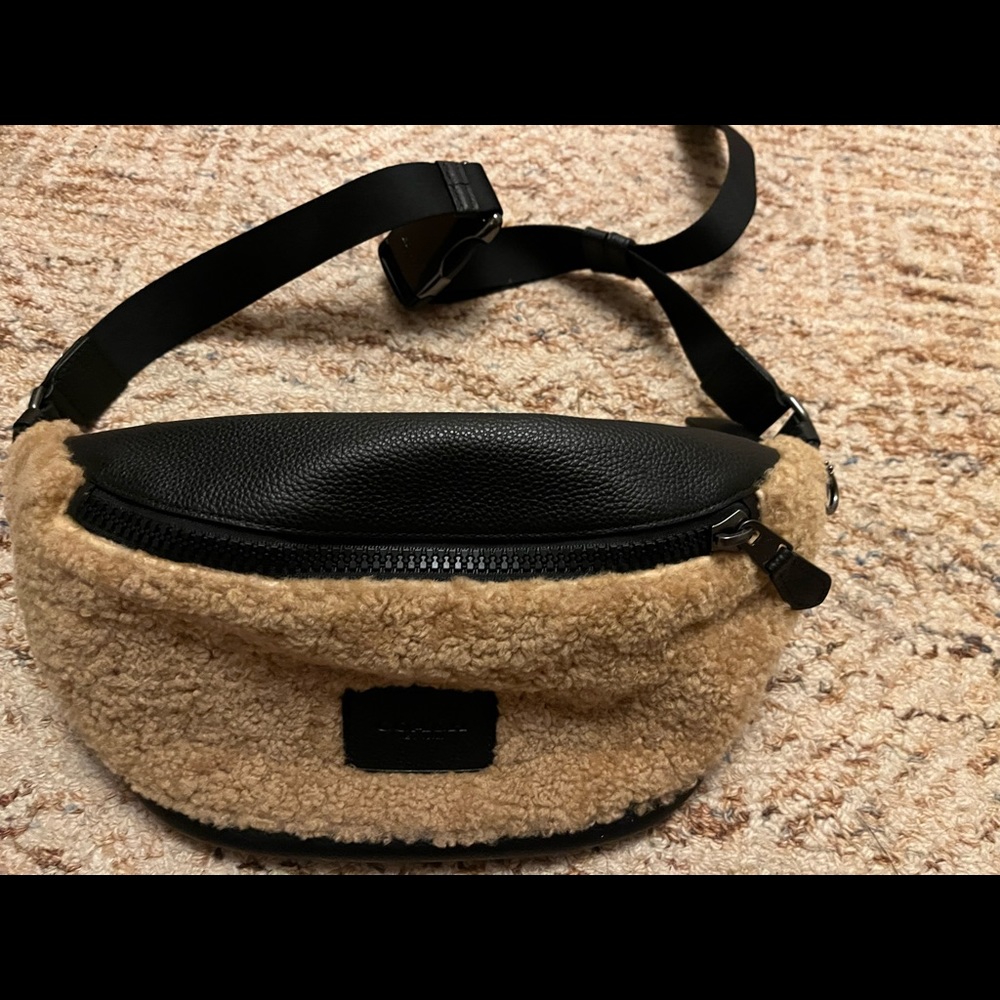 NWT! Coach Shearling Belt bag 2 set now firm!!! - Picture 8 of 11